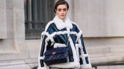 Christian Dior - Giambattista Valli - Streetstyle: как одеваются гости на Неделе высокой моды в Париже - vogue.ua - Париж