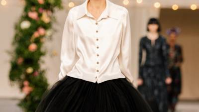 Альбер Эльбаз - Вечерние платья образца 2021 года — расслабленный верх и нарядный низ - vogue.ru