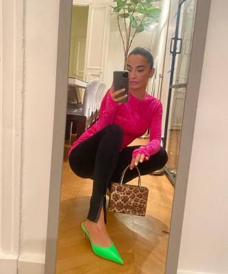 Амина Муадди - Самый модный дизайнер обуви Амина Муадди показывает, как носить ее кислотные туфли - elle.ru