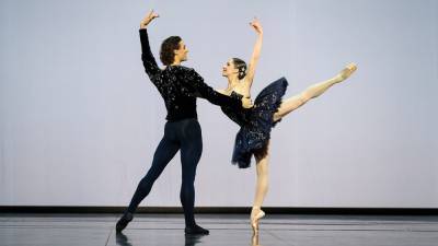 Посмотрите открытие нового балетного сезона Парижской оперы «в первом ряду» - vogue.ru