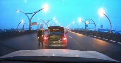 Вот чем опасна остановка на скоростной автомагистрали: блондинка на Audi чудом осталась жива - porosenka.net