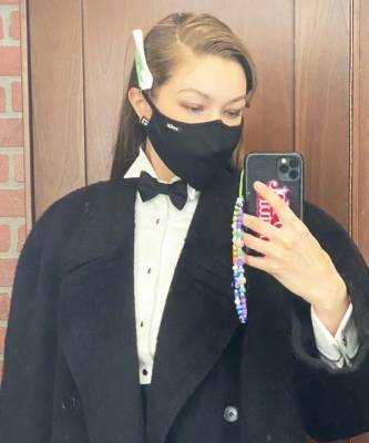 Джиджи Хадид - Эшли Байден - Как женщинам носить галстук-бабочку? Супермодель Джиджи Хадид возвращается к работе в стильном образе - elle.ru - Сша