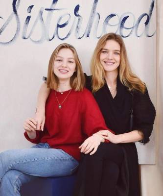 Наталья Водянова - Редкое фото: Наталья Водянова и ее младшая сестра Кристина провели день в Париже - elle.ru - Сша - Париж - Вашингтон