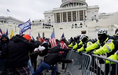 Дональд Трамп - Джон Байден - Сторонники Дональда Трампа устроили протесты у здания конгресса США (ФОТО) - hochu.ua - Сша - Вашингтон - Вашингтон