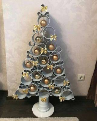 Новый год в стиле арт-хаус: можно ли соорудить елку из картошки и как использовать в праздничном декоре втулки - milayaya.ru