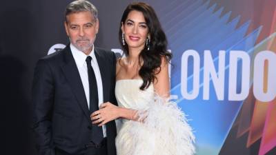 Амаль Клуни - Образ дня: Амаль Клуни в платье 16Arlington - vogue.ua
