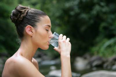 Чем полезна вода с антиоксидантами - ladyspages.com