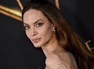 Анджелина Джоли - Платье-бюстье Balmain и необычное украшение на лице: инопланетная Анджелина Джоли на премьере фильма «Вечные» - cosmo.com.ua - Лос-Анджелес