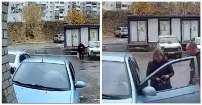 Уфимка во время парковки перепутала педали, влетела в дом и устроила истерику - porosenka.net - республика Башкирия