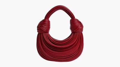 Вещь дня: плетеная сумка Bottega Veneta - vogue.ru - Москва