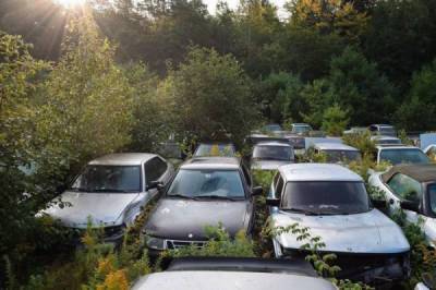 «Вы продаёте Саабов? Нет, просто показываю»: частная коллекция шведских автомобилей ржавеет под открытым… - porosenka.net