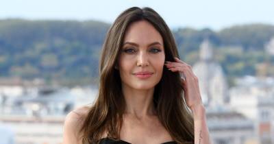 Анджелина Джоли - Как неловко: Анджелина Джоли отреагировала на вопрос об ее отношениях с Уикндом - 7days.ru