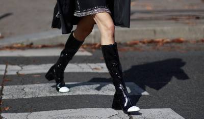 Streetstyle: какие сапоги носят на улицах Парижа - vogue.ua - Париж