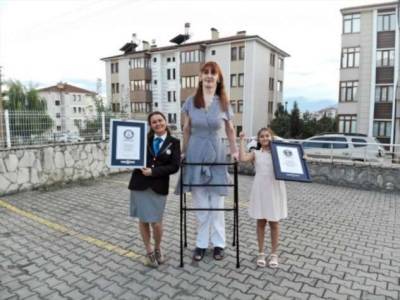 Самая высокая женщина в мире - chert-poberi.ru - Китай - Турция