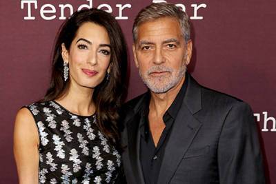 Джордж Клуни - Амаль Клуни - George Clooney - Amal Alamuddin - Амаль и Джордж Клуни посетили премьеру фильма The Tender Bar и рассказали о детях - spletnik.ru - Лос-Анджелес