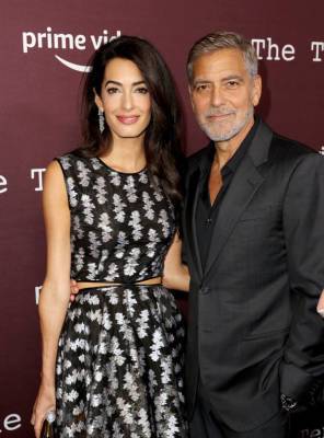 Джордж Клуни - Амаль Клуни - Посмотрите на редкий выход Джорджа и Амаль Клуни... - glamour.ru