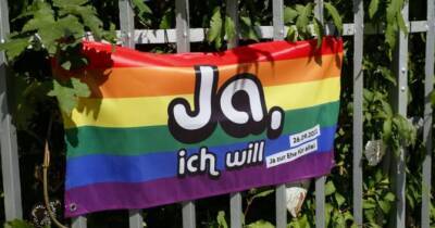 В Швейцарии легализуют однополые браки в 2022 году - womo.ua - Швейцария