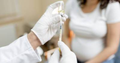 Грудное вскармливание не является противопоказанием к вакцинации от коронавируса: МОЗ - womo.ua - Украина