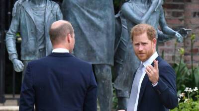 принц Гарри - принц Уильям - принц Чарльз - Елизавета II (Ii) - BBC выпустит документальный фильм об отношениях принца Уильяма и принца Гарри - tatler.ru
