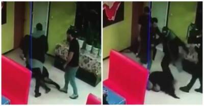 Мужчина неопределённой национальности жестоко избил трёх девушек в астраханском кафе - porosenka.net - Астрахань