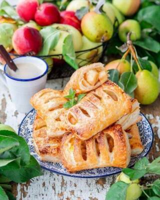 По-быстрому! Готовим пирожки с яблоками и грушами - milayaya.ru