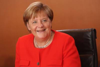 Ангела Меркель - Ангела Меркель попрощается с постом канцлера под песню "матери панк-рока" Нины Хаген - spletnik.ru - Германия - Берлин
