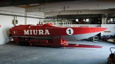 Скоростной катер Miura с двумя двигателями Lamborghini V12 отправляется на аукцион - porosenka.net - Италия