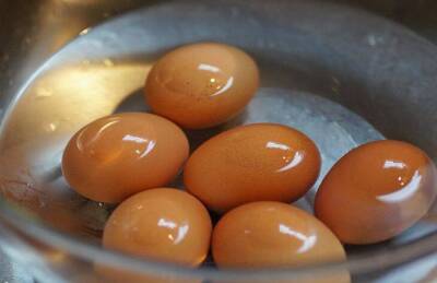 Как варить треснувшее яйцо из супермаркета, чтобы содержимое при варке не вытекло: результат вас порадует - lifehelper.one