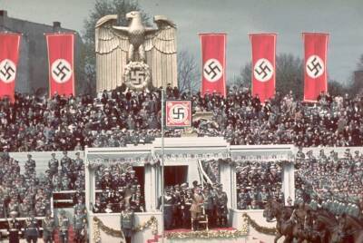 Адольф Гитлер - Как нацисты пришли к власти в Германии? - shkolazhizni.ru - Германия