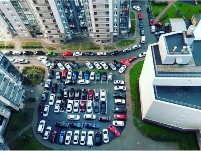 ​Что стоит знать о парковках во дворах - lifehelper.one - Россия