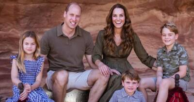 Кейт Миддлтон - принц Уильям - принц Чарльз - принц Луи - «Одно лицо!» Фанаты разобрались, на кого похож младший сын Кейт Миддлтон - 7days.ru