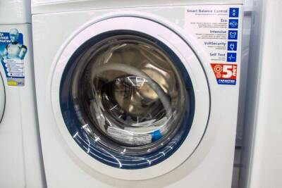 Ошибка молодых хозяек при использовании стиральной машины: в ванной появляется запах сырости - lifehelper.one