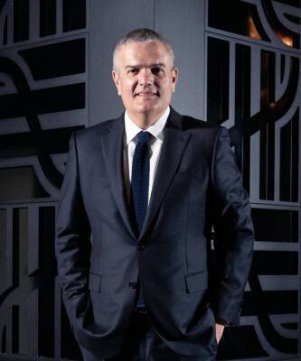 CEO Hublot Рикардо Гвадалупе — о том, как выбирают цвет для новых часов, выживут ли бутики в эпоху Интернета и виртуальных моделях - elle.ru - Гваделупа