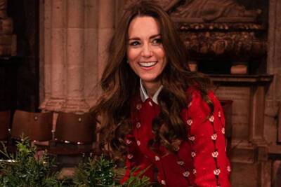 Кейт Миддлтон - Елизавета II (Ii) - Kate Middleton - Кейт Миддлтон показала, как украсила елку в Вестминстерском аббатстве - spletnik.ru