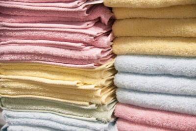 Почему полотенца через некоторое время начинают царапаться или затвердевать: непростительная ошибка при стирке - lifehelper.one