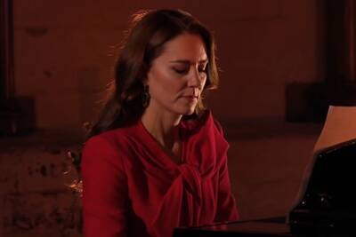 Кейт Миддлтон - принц Уильям - Кейт Миддлтон впервые публично сыграла на фортепиано — в соцсетях восхитились ее талантом - spletnik.ru - Шотландия
