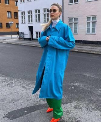 Эмили Синдлев - Как одеться в стиле колор-блок? Модный мастер-класс от стилиста Эмили Синдлев - elle.ru - Копенгаген