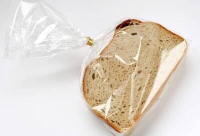 Как можно хранить хлеб в пакете. Трюк, который сделает пакет полностью герметичным - lifehelper.one