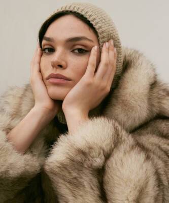 Какие головные уборы будут носить этой зимой самые стильные девушки? - elle.ru
