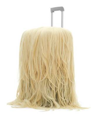 Крупным планом: чемодан Rimowa, неожиданно декорированный париками - elle.ru - Лос-Анджелес