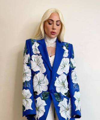 Леди Гага - Пиджак как искусство: Леди Гага в Rodarte - elle.ru - Сша - Нью-Йорк