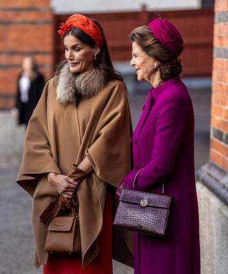 Летиция Королева - королева Летиция - Ярко-алый ободок — лучший аксессуар на Новый год. Королева Летиция показывает, с чем и как его правильно носить - elle.ru - Швеция