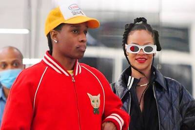 Off-duty: Рианна и A$AP Rocky на шопинге в Нью-Йорке - spletnik.ru - Нью-Йорк - Нью-Йорк - Барбадос