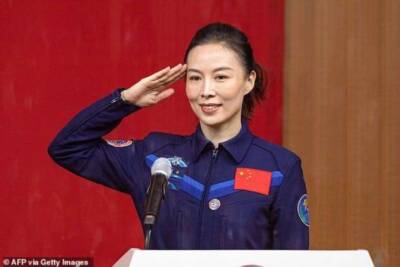 Ван Япин — первая китайская женщина-астронавт вышла в открытый космос - chert-poberi.ru - Китай - Россия - Сша - Канада - Япония
