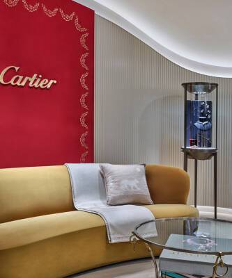 В московском бутике Cartier открылась «Комната подарков» - elle.ru - Москва - Santos