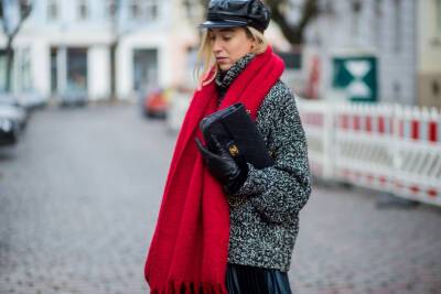 40 идей, как носить шарфы этой зимой - vogue.ua