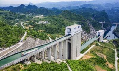 Китайцы научились переправлять гигантские суда через реки и плотины с помощью лифта - chert-poberi.ru - Китай
