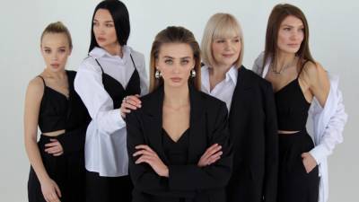 Украинский бренд One by One запустил кампанию против эйджизма - vogue.ua