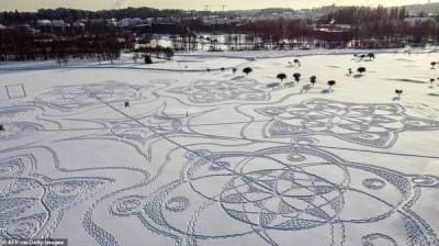 Финский художник создал огромный снежный узор с помощью снегоступов - porosenka.net - Хельсинки