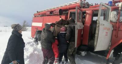 На лошадях, пожарной машине, “скорой”: в Житомирской области 5 часов пытались госпитализировать ребенка (6 фото) - mur.tv - Житомир - Житомирская обл.